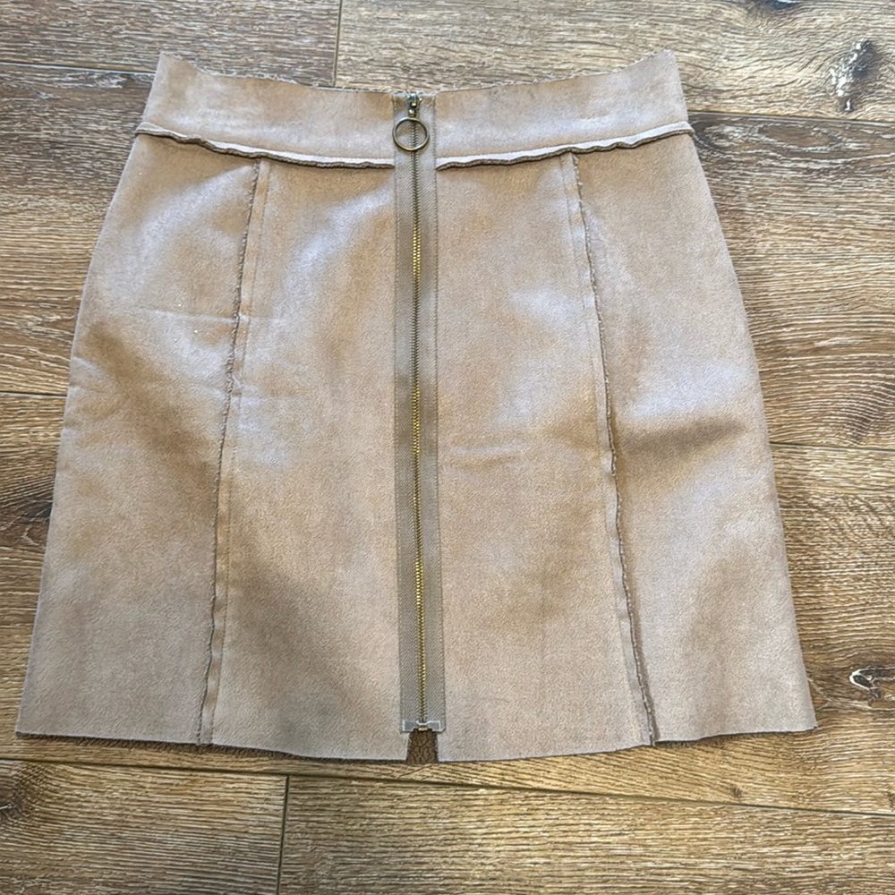 Hem & thread skirt small‎